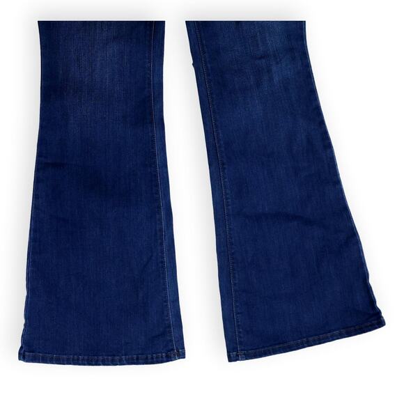 Jessica Simpson Dark Wash Elastic Waist Bootleg Jeans 30 - Picture 7 of 9